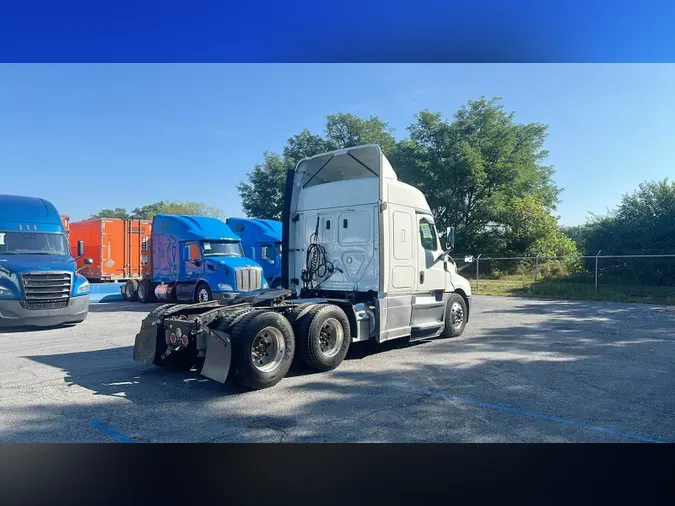 2020 Freightliner Cascadia 126