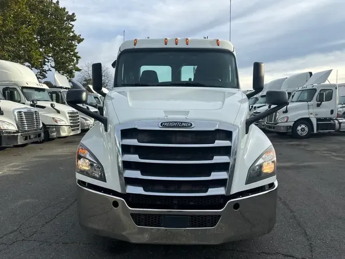 2019 FREIGHTLINER/MERCEDES NEW CASCADIA 126