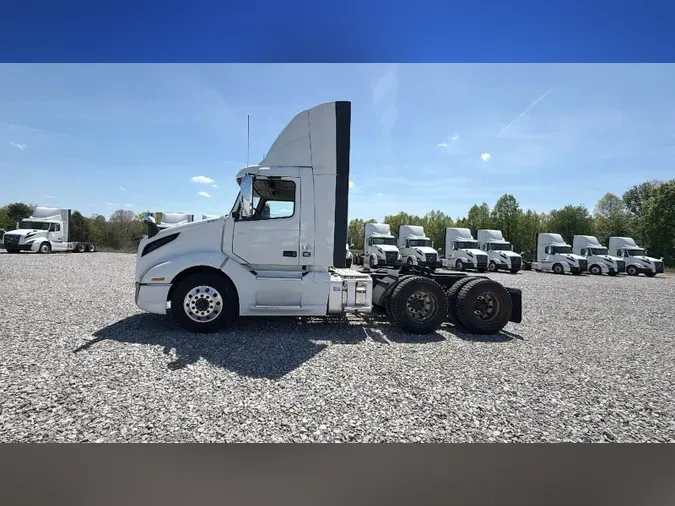 2020 Volvo VNL300