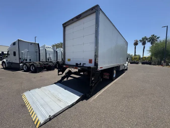 2019 Peterbilt 330