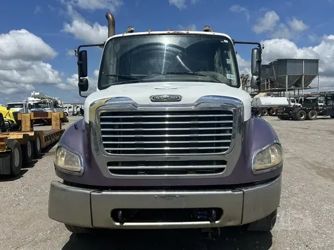 2006 FREIGHTLINER BUSINESS CLASS M2 112