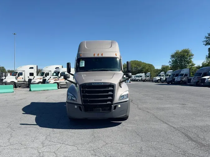 2025 Freightliner Cascadia 126