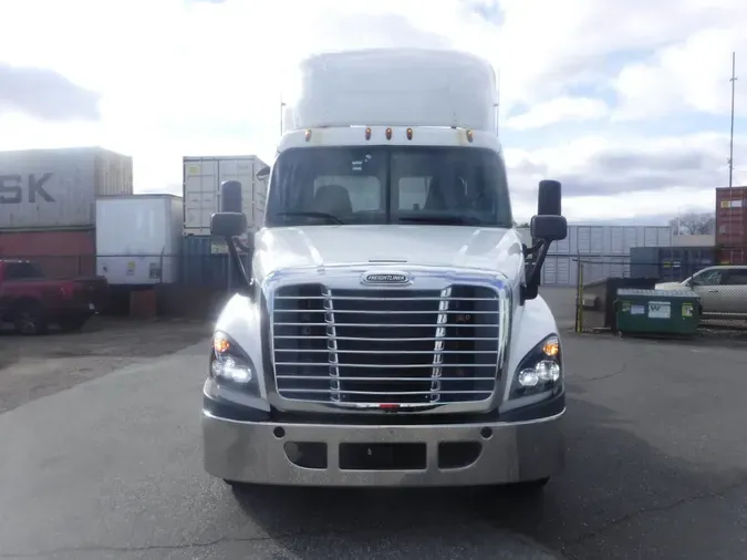 2018 FREIGHTLINER/MERCEDES CASCADIA 125