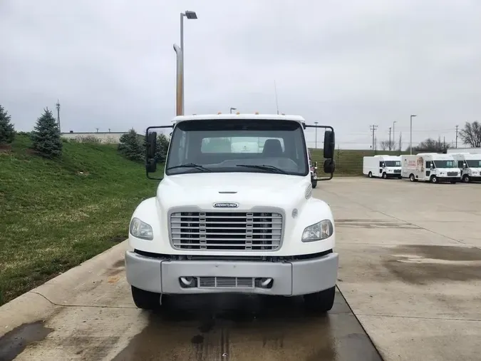 2014 Freightliner M2 106