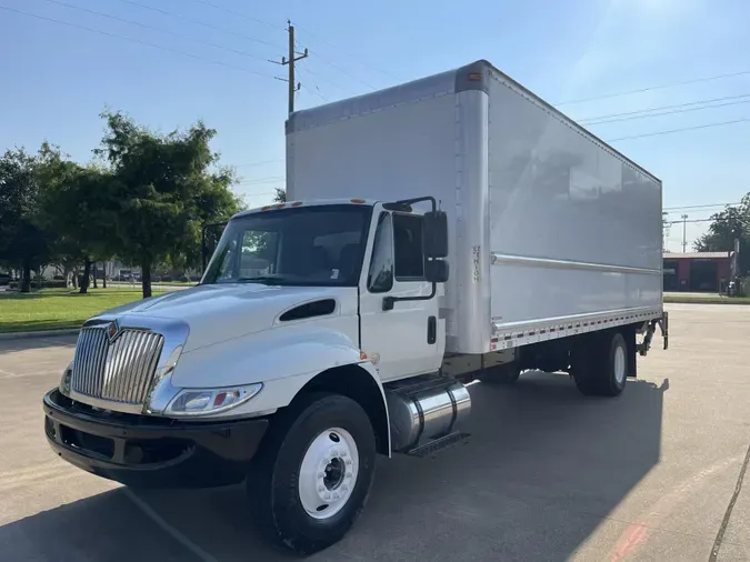 2019 International 4300-4X2