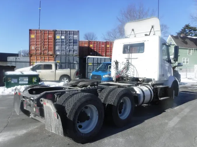 2019 VOLVO VNL