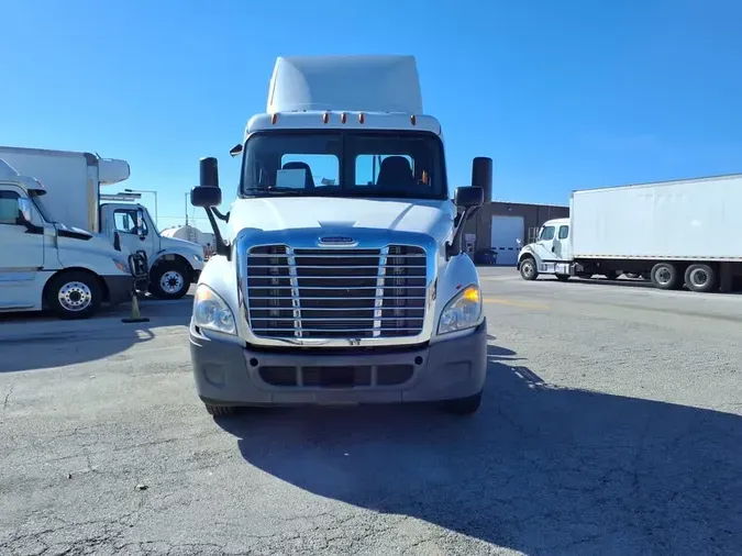 2019 FREIGHTLINER/MERCEDES CASCADIA 125