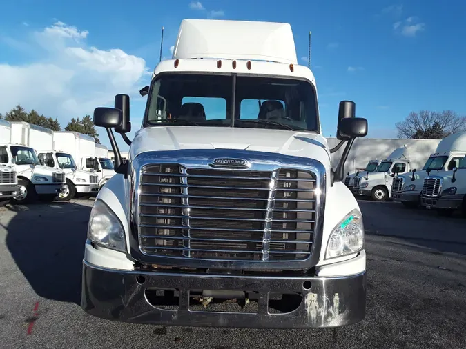 2018 FREIGHTLINER/MERCEDES CASCADIA 125