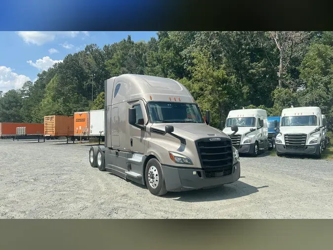 2023 Freightliner Cascadia 126373d28acd36040b49a5dd8bd7dea008a