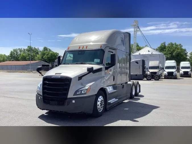 2025 Freightliner Cascadia 126