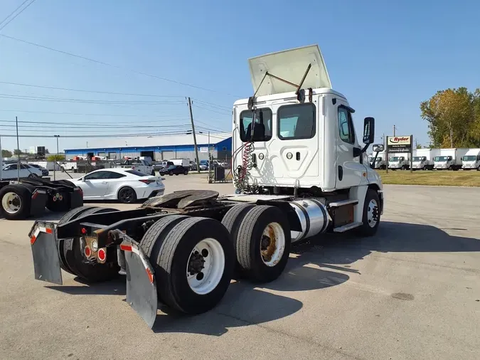 2018 FREIGHTLINER CASCADIA 125373fdd341fd9f5d50884f1170c2b7bc9