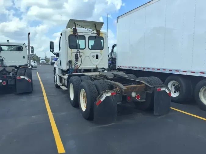 2016 FREIGHTLINER CASCADIA 125