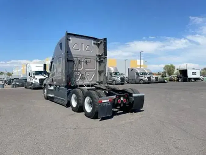 2023 Freightliner Cascadia