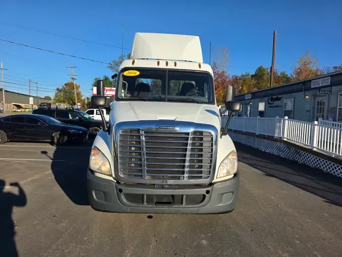 2016 FREIGHTLINER/MERCEDES CASCADIA 125