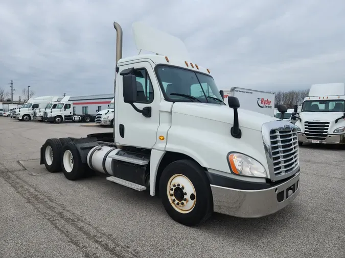 2014 FREIGHTLINER/MERCEDES CASCADIA 125