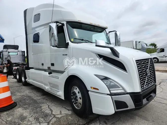 2020 VOLVO VNL64T760