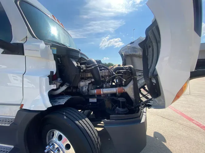 2021 FREIGHTLINER CASCADIA 126