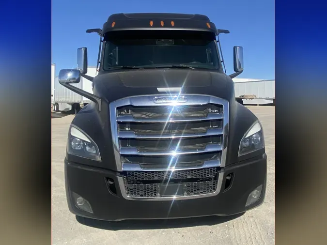 2020 Freightliner Cascadia 126