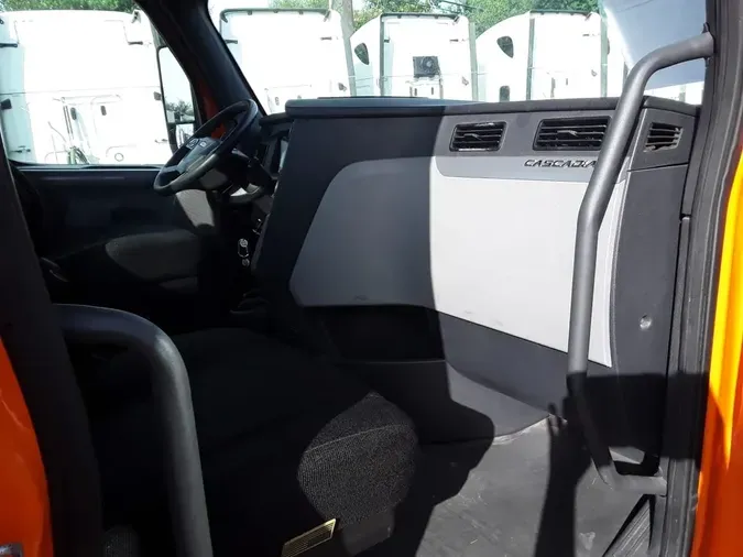 2019 FREIGHTLINER NEW CASCADIA PX12664