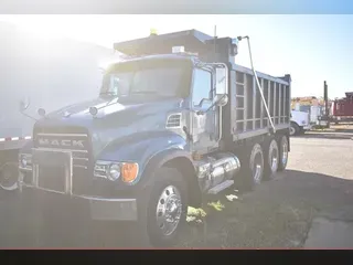 2005 MACK GRANITE CV713