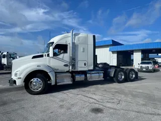 2020 KENWORTH T880