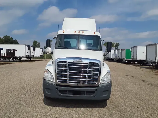 2018 FREIGHTLINER/MERCEDES CASCADIA 125