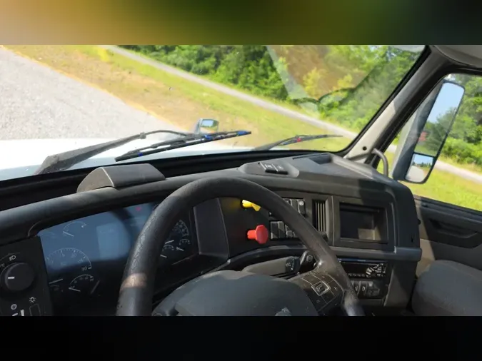 2019 Volvo VNL300