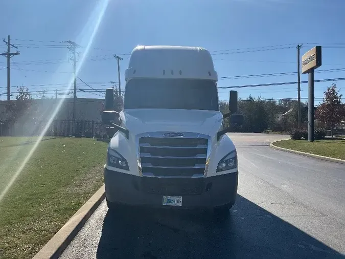 2019 Freightliner T12664ST