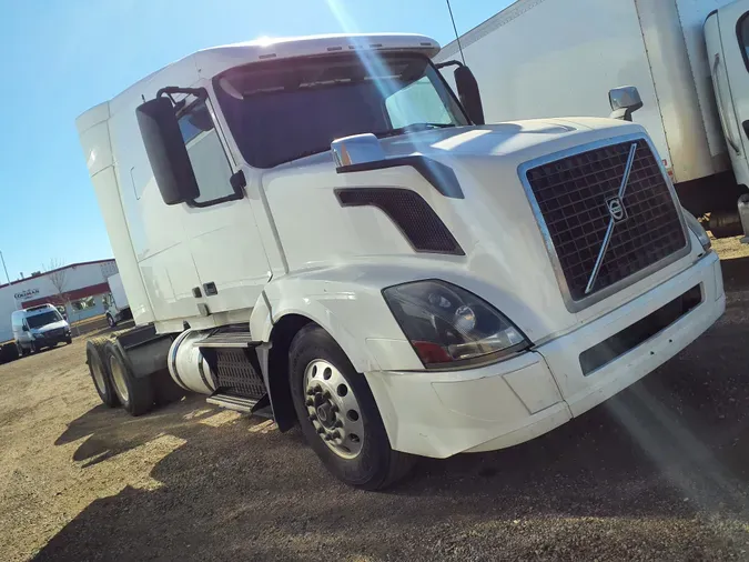 2017 VOLVO VNL64TRACTOR