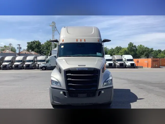 2022 Freightliner Cascadia 126