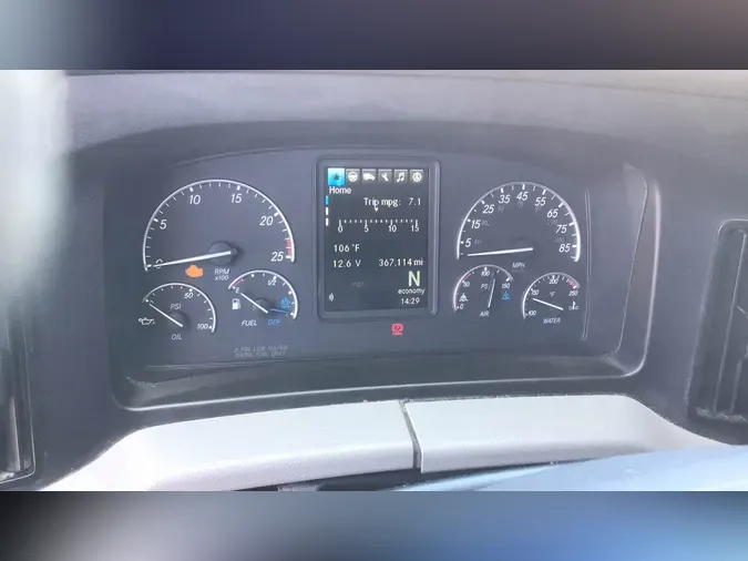 2022 Freightliner Cascadia 126