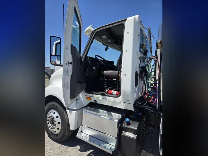 2021 International LT625