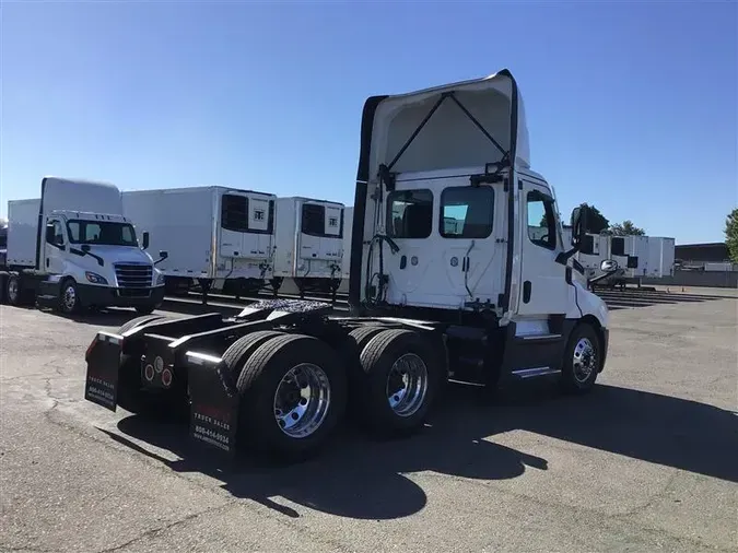 2021 FREIGHTLINER CA126