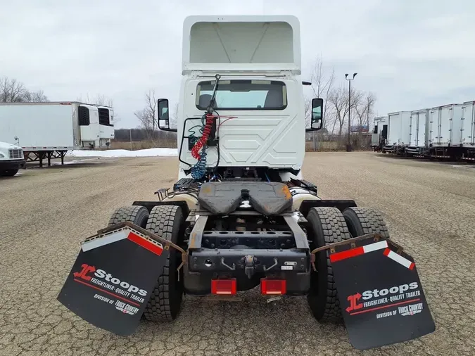 2019 NAVISTAR INTERNATIONAL RH613 DAYCAB S/A