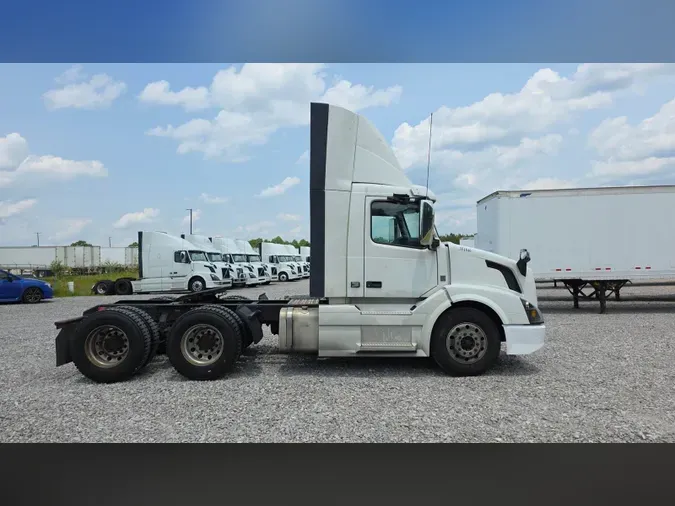 2018 Volvo VNL300