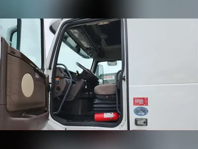 2018 VOLVO VNL670