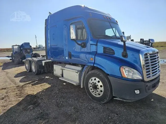 2018 FREIGHTLINER CASCADIA 113
