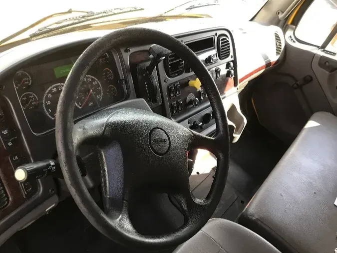 2018 Freightliner M2