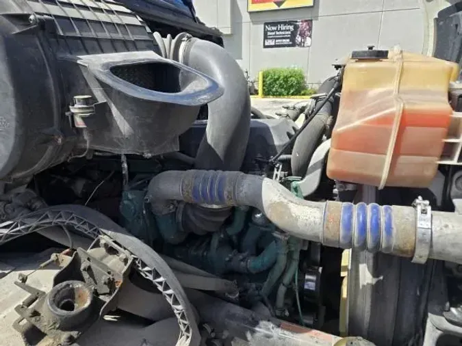 2016 Volvo VNL64T30037765ab5381f35eada0e23f1293f0dfa
