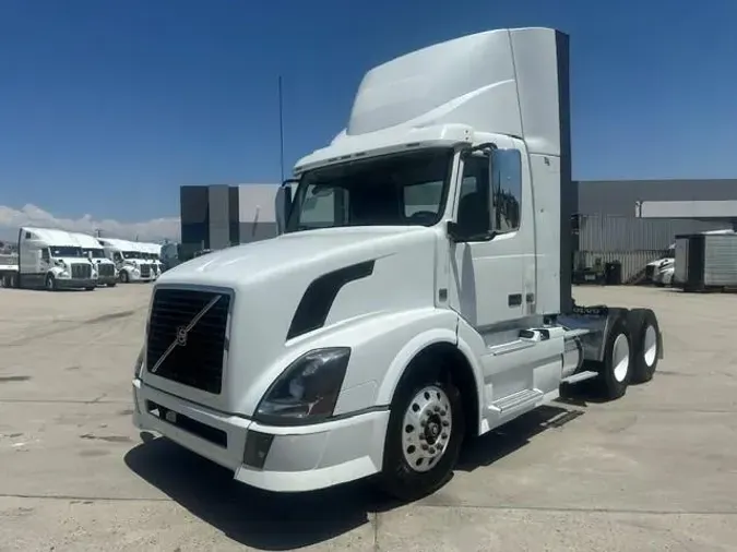 2015 Volvo VNL3003777389e1f833b8a1354133972d4d5a4