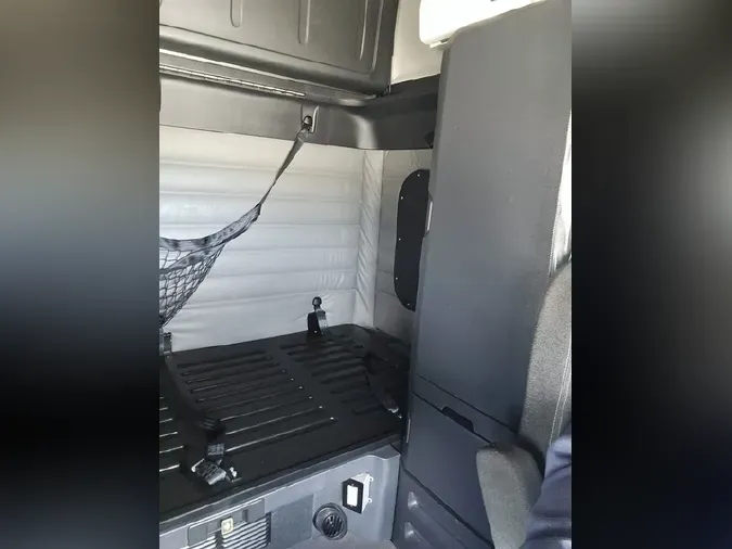 2025 FREIGHTLINER Cascadia 126
