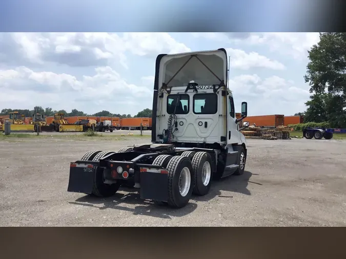 2020 Freightliner Cascadia 12637790e8fcd09f307096aaac37221fe31