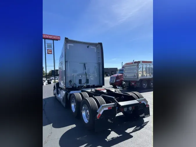 2025 Kenworth T680