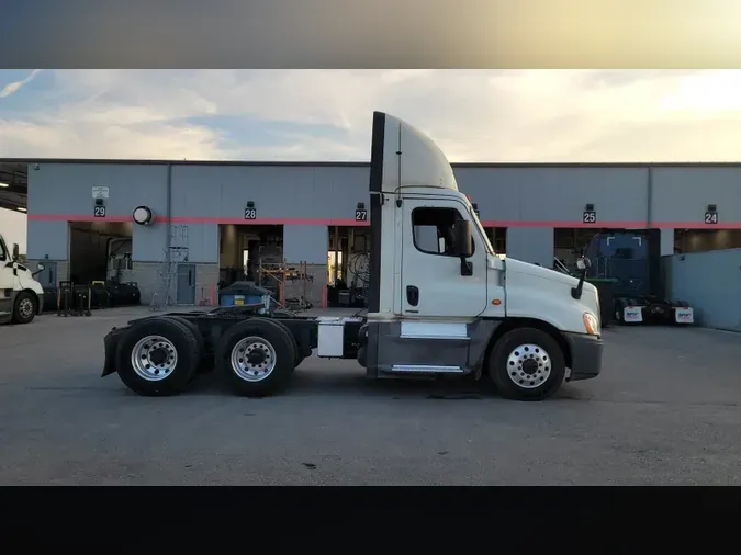 2018 Freightliner Cascadia377af5727f644c50703ab81fa5eb4272