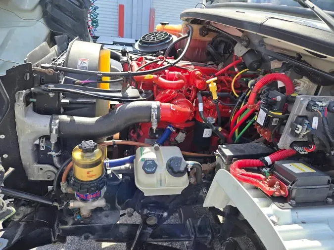 2019 FREIGHTLINER M2 106