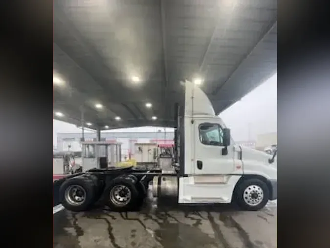 2020 FREIGHTLINER/MERCEDES CASCADIA 125