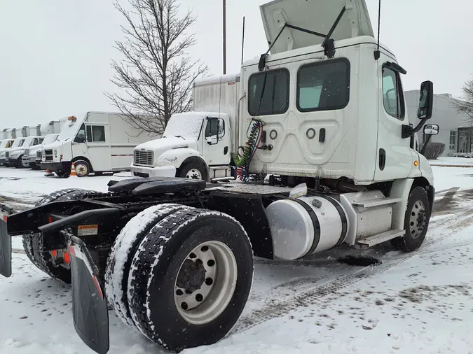 2020 FREIGHTLINER/MERCEDES CASCADIA 113