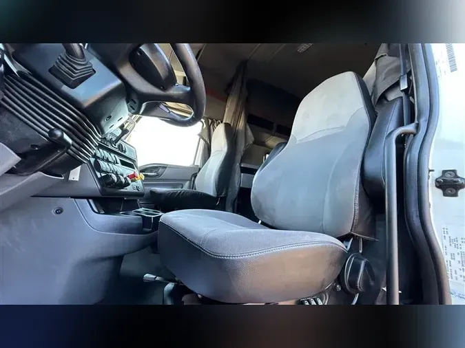 2022 INTERNATIONAL LT