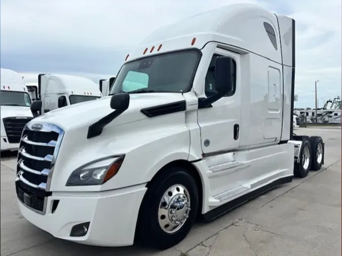 2022 Freightliner Cascadia 126