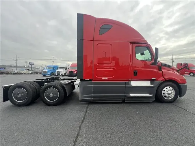 2020 FREIGHTLINER CA126